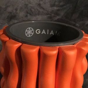 13” GAIAM Restore Deep Tissue Roller